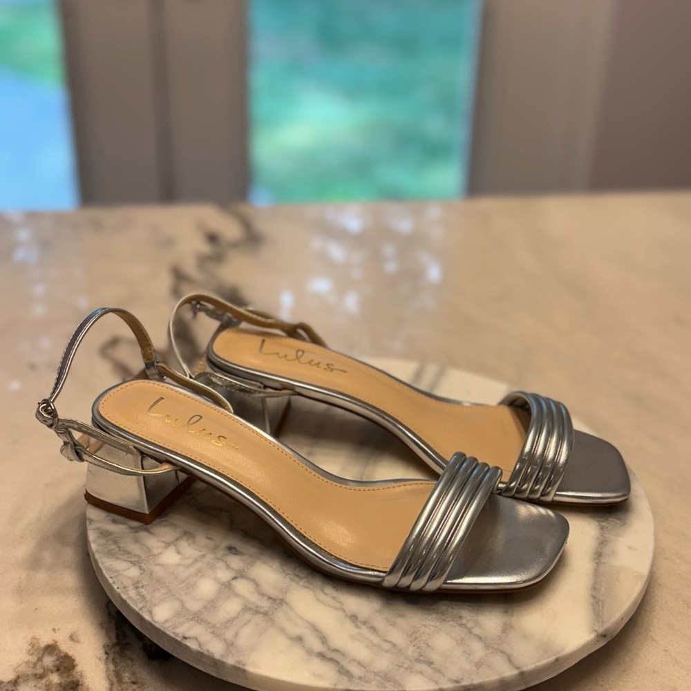 LULU’S • Metallic Silver Strappy Heels